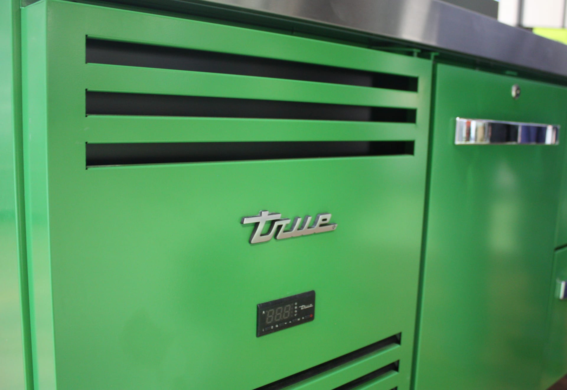 true-refrigeration-sets-the-pace-for-energy-efficient-kitchens